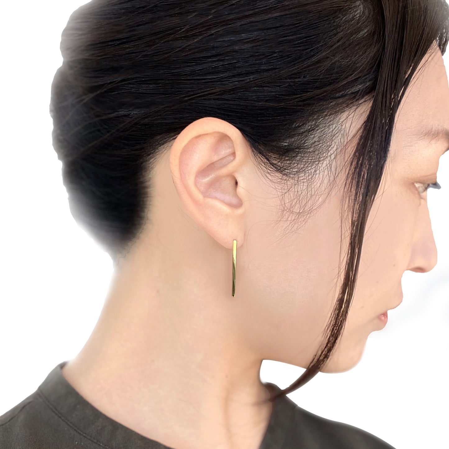 【送料無料】K18 シンプルロングバーピアス